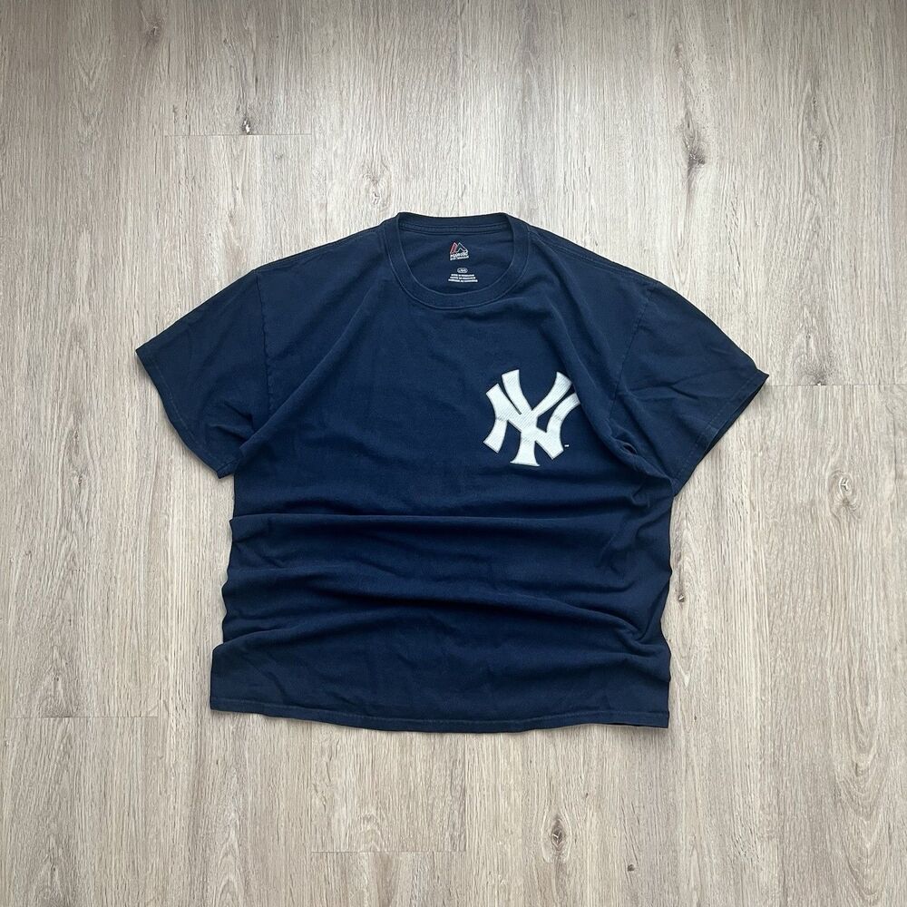Vintage Y2K Style Majestic New York Yankees T-Shirt Mens L MLB Baseball Tee